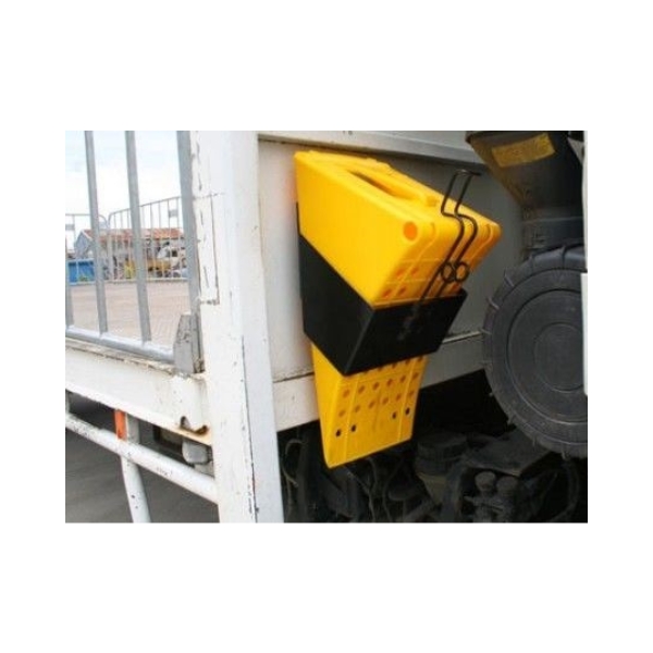 Moulded Plastic Heavy Duty Wheel Chocks – Large (Pair) - Image 3